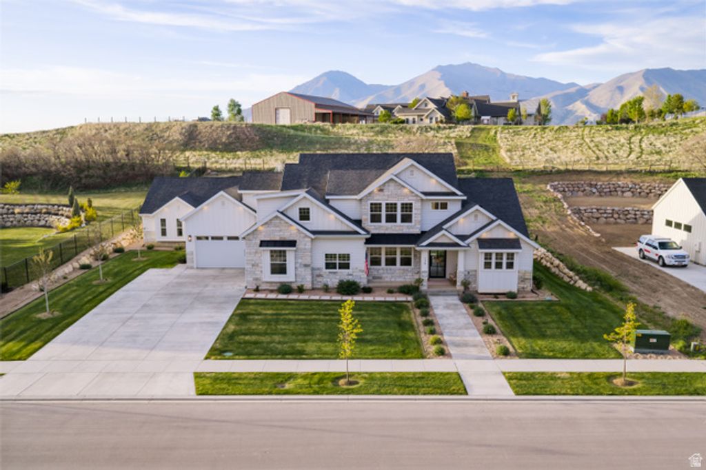 Image 6 of property listing at 179 E TWIN HOLLOW DR #19, Mapleton, UT 84664