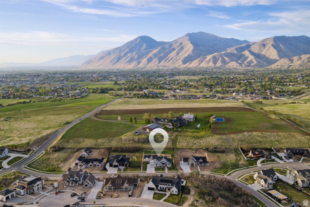 Image 8 of property listing at 179 E TWIN HOLLOW DR #19, Mapleton, UT 84664