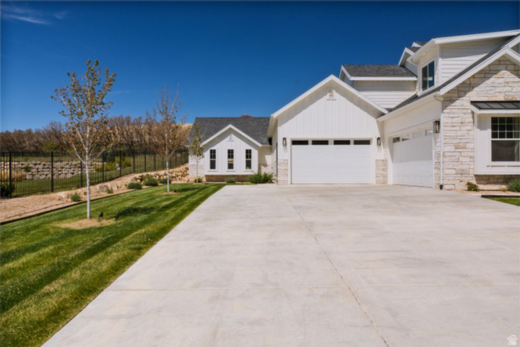 Image 79 of property listing at 179 E TWIN HOLLOW DR #19, Mapleton, UT 84664