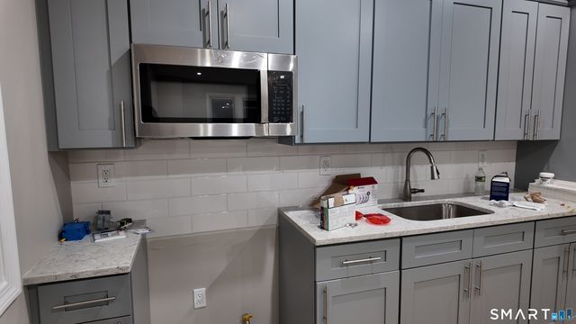 106 Helen Street 2nd Floor, Hamden, CT 06514