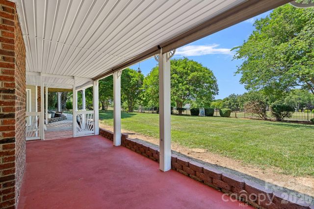240 Canvasback Road, Mooresville, NC 28117