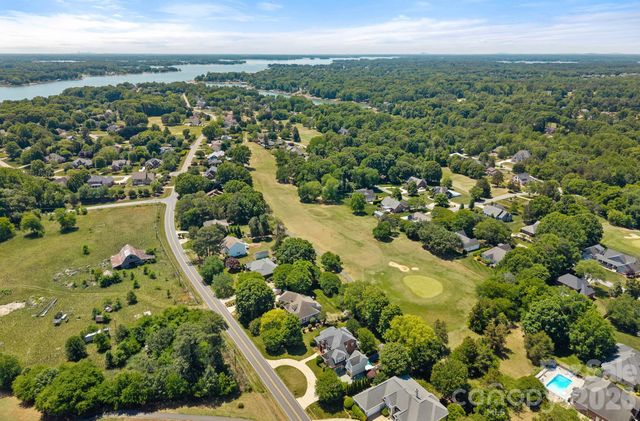 240 Canvasback Road, Mooresville, NC 28117