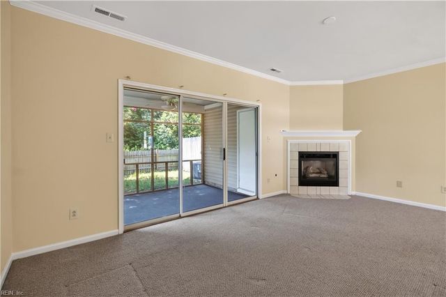 626 South Lake CIR, Chesapeake, VA 23322
