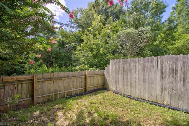 626 South Lake CIR, Chesapeake, VA 23322