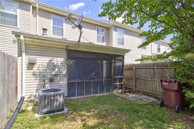626 South Lake CIR, Chesapeake, VA 23322