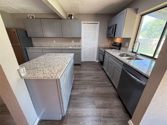 1434 Lavendale Lane, Garland, TX 75040