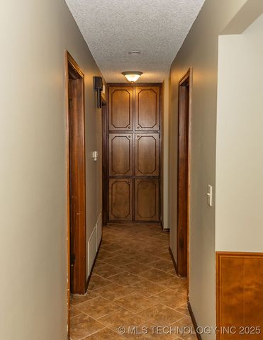 4626 Rolling Meadows Road, Bartlesville, OK 74006