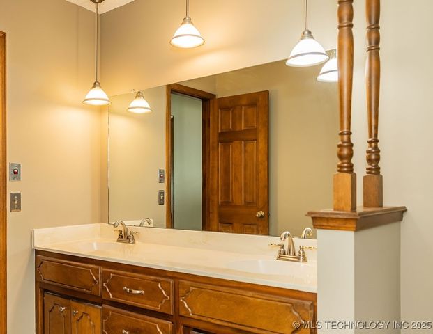 4626 Rolling Meadows Road, Bartlesville, OK 74006