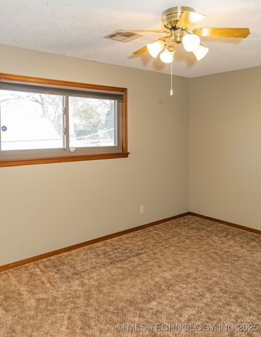 4626 Rolling Meadows Road, Bartlesville, OK 74006