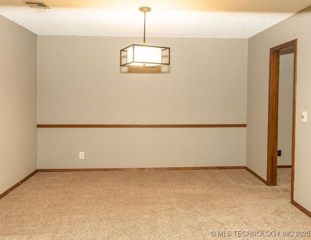 4626 Rolling Meadows Road, Bartlesville, OK 74006