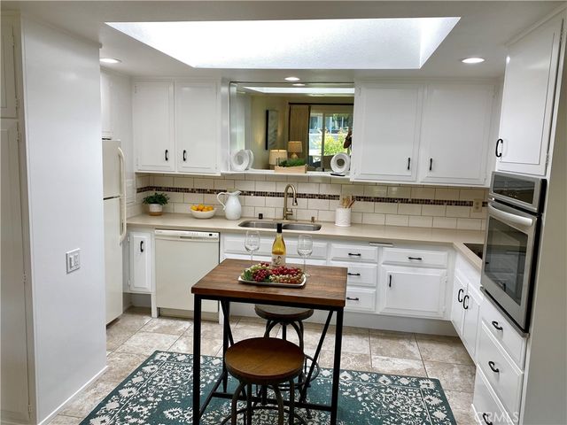 1241 Knollwood Rd, M4 46E, Seal Beach, CA 90740