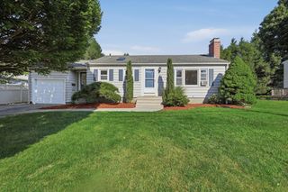 39 Maple Circle, Shrewsbury, MA 01545