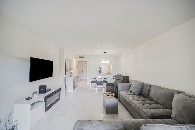 3039 Carambola Circle 3039, Pompano Beach, FL 33066