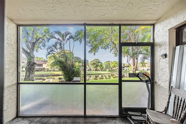 3039 Carambola Circle 3039, Pompano Beach, FL 33066