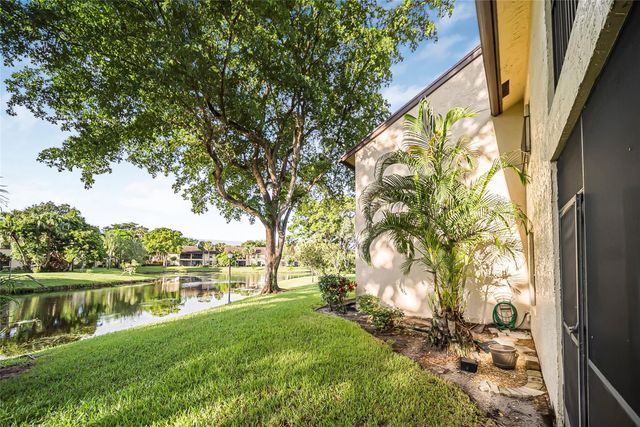 3039 Carambola Circle 3039, Pompano Beach, FL 33066