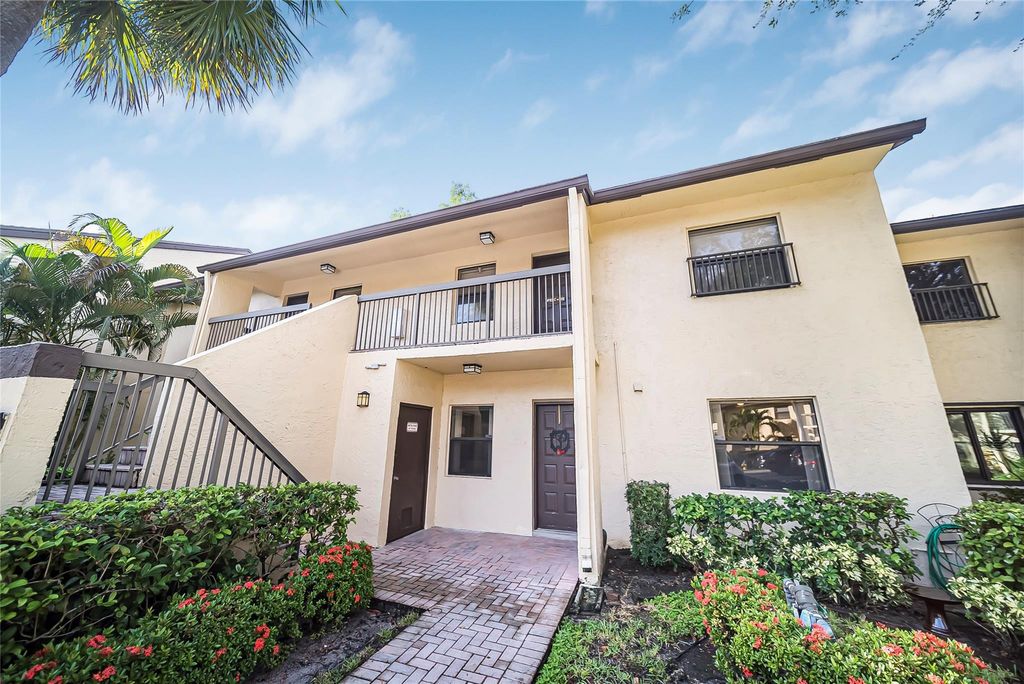 3039 Carambola Circle 3039, Pompano Beach, FL 33066