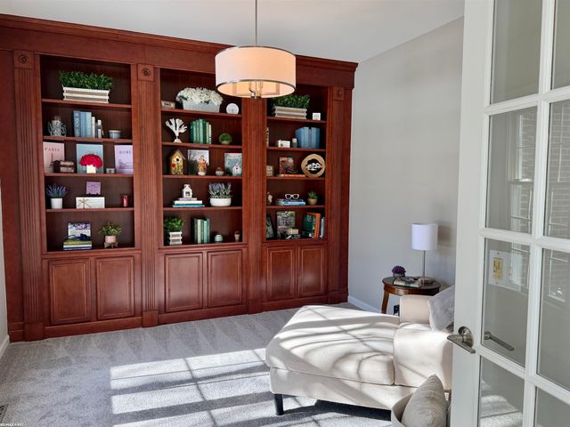 2118 Pine Bluffs Court, Highland Twp, MI 48357