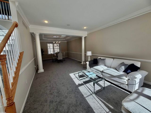 2118 Pine Bluffs Court, Highland Twp, MI 48357