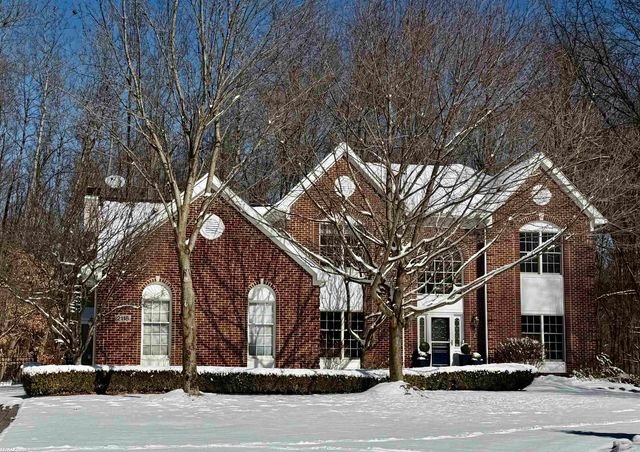 2118 Pine Bluffs Court, Highland Twp, MI 48357