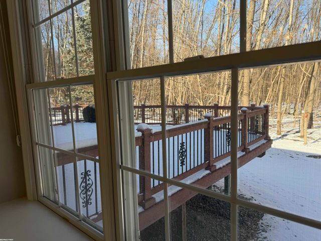 2118 Pine Bluffs Court, Highland Twp, MI 48357