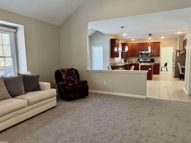 2118 Pine Bluffs Court, Highland Twp, MI 48357