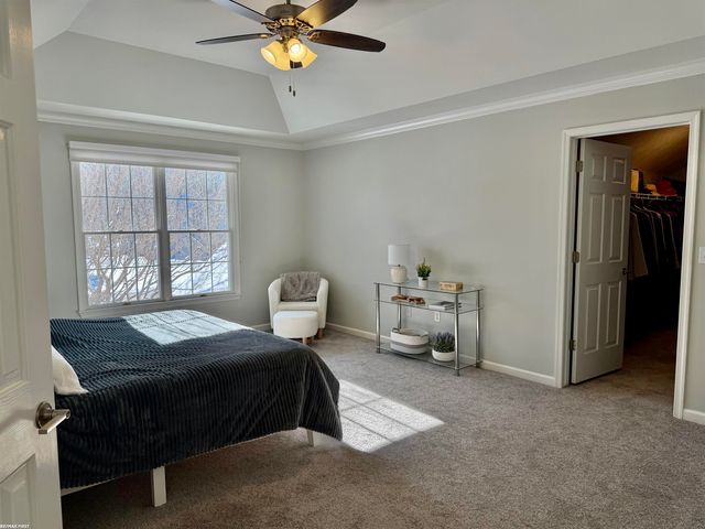 2118 Pine Bluffs Court, Highland Twp, MI 48357