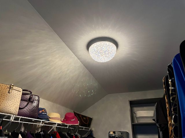 2118 Pine Bluffs Court, Highland Twp, MI 48357