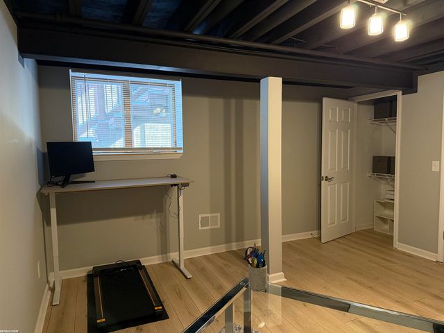 2118 Pine Bluffs Court, Highland Twp, MI 48357