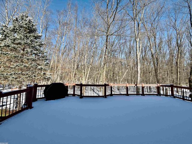 2118 Pine Bluffs Court, Highland Twp, MI 48357