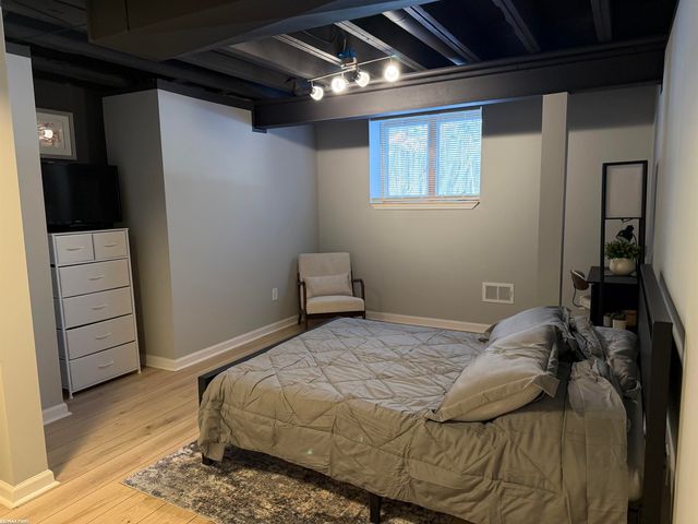 2118 Pine Bluffs Court, Highland Twp, MI 48357