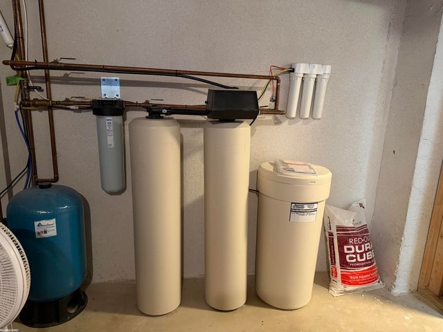 2118 Pine Bluffs Court, Highland Twp, MI 48357