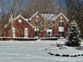 2118 Pine Bluffs Court, Highland Twp, MI 48357