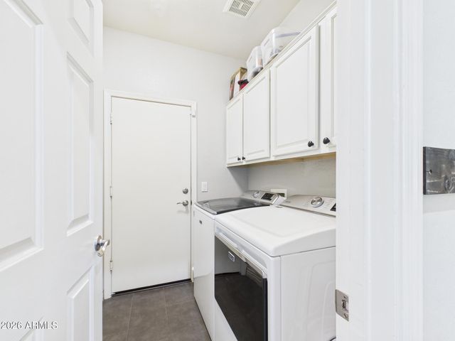 8034 W CLARA Lane, Peoria, AZ 85382