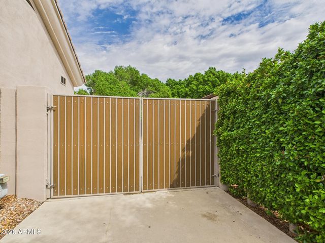 8034 W CLARA Lane, Peoria, AZ 85382