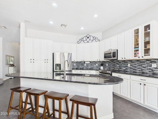 8034 W CLARA Lane, Peoria, AZ 85382