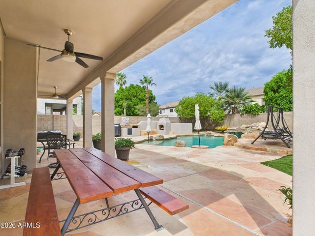 8034 W CLARA Lane, Peoria, AZ 85382
