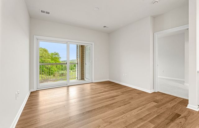 5 Peters Farm Way 408, Westborough, MA 01581
