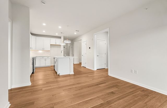 5 Peters Farm Way 408, Westborough, MA 01581