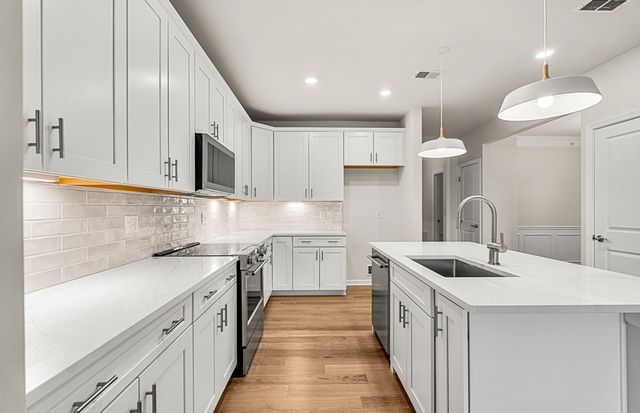 5 Peters Farm Way 408, Westborough, MA 01581