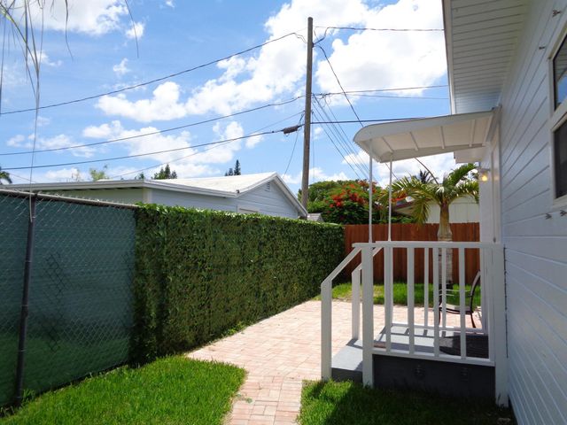 3601 Lakewood Road, Palm Springs, FL 33461