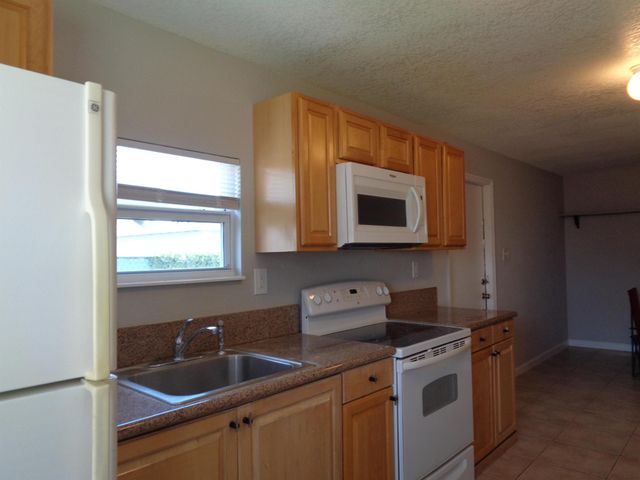 3601 Lakewood Road, Palm Springs, FL 33461