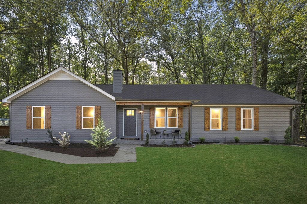 6512 Woodland Dr, Murfreesboro, TN 37130