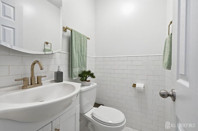 179 Buckelew Avenue, Jamesburg, NJ 08831