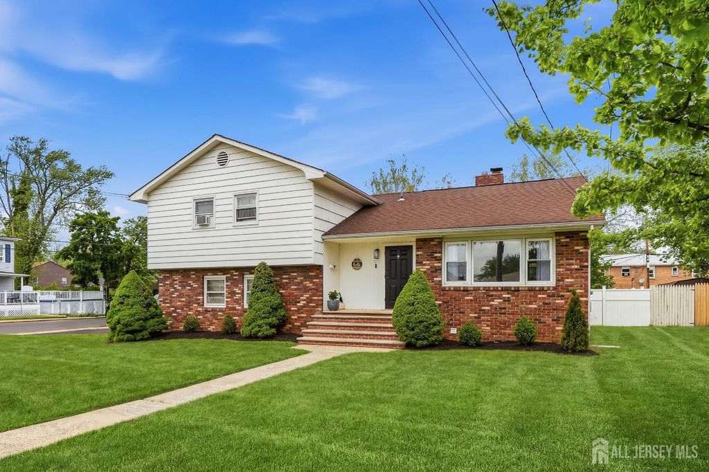 179 Buckelew Avenue, Jamesburg, NJ 08831