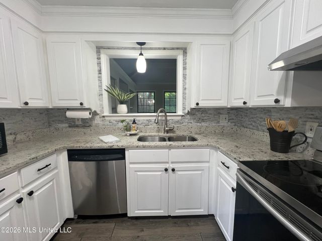 9 Treeway Drive, Brandon, MS 39042