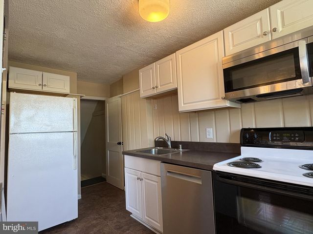 54 MADISON DR, Newark, DE 19711