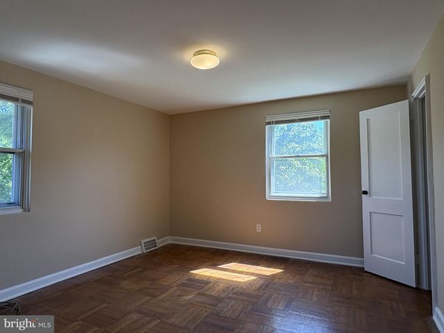 54 MADISON DR, Newark, DE 19711
