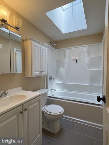 54 MADISON DR, Newark, DE 19711