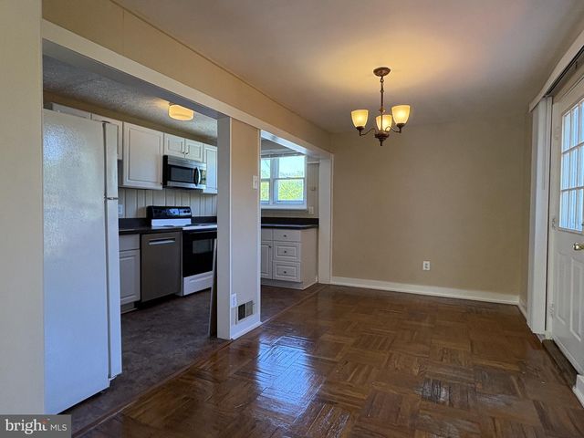 54 MADISON DR, Newark, DE 19711