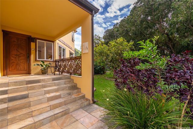 2956 Kaloaluiki Street A, Honolulu, HI 96822